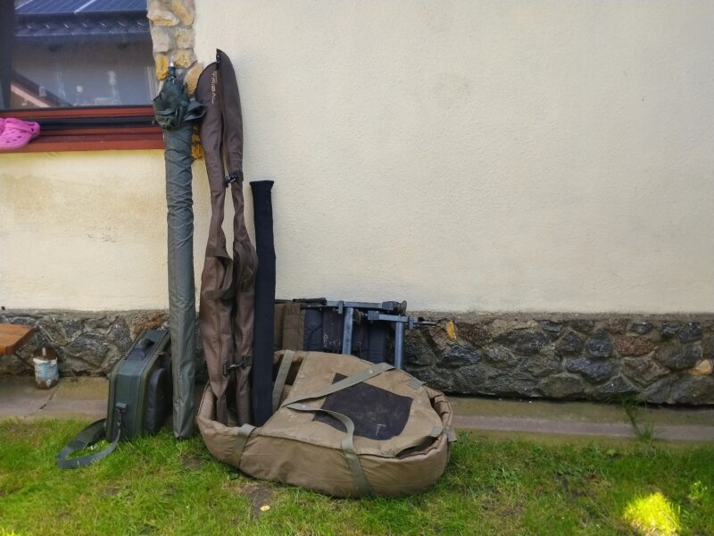 Może i mam dziesiątki wędek – ale nigdy nie mam ich dostatecznie dużo. 2 fox eos 10 3lbs 1