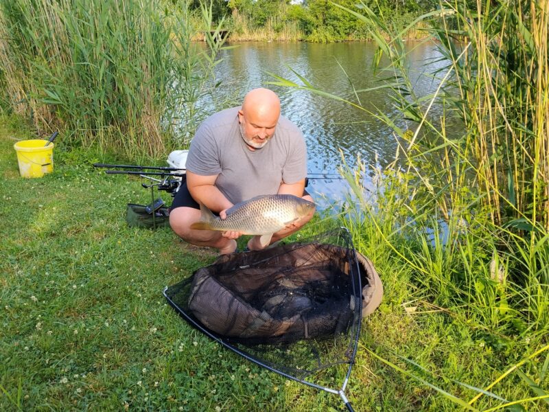 Lepiej jechać na chwilę nad wodę – niż nie jechać tam wcale. 4 karp lipiec urlop 4 1